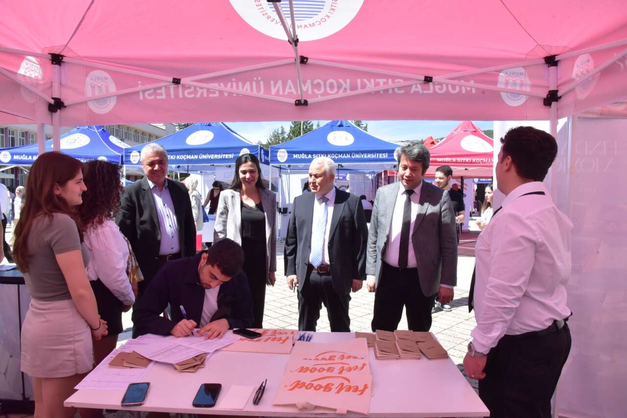 MSKÜ’de Düzenlenen Kariyer Şenliği Yoğun İlgi Gördü 8